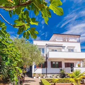 Brand New Viktorija Just 250m From The Beach! Appartamento Krk Town