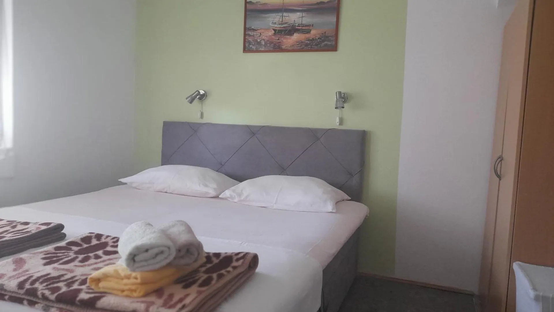 Apartments Ninske Vodice